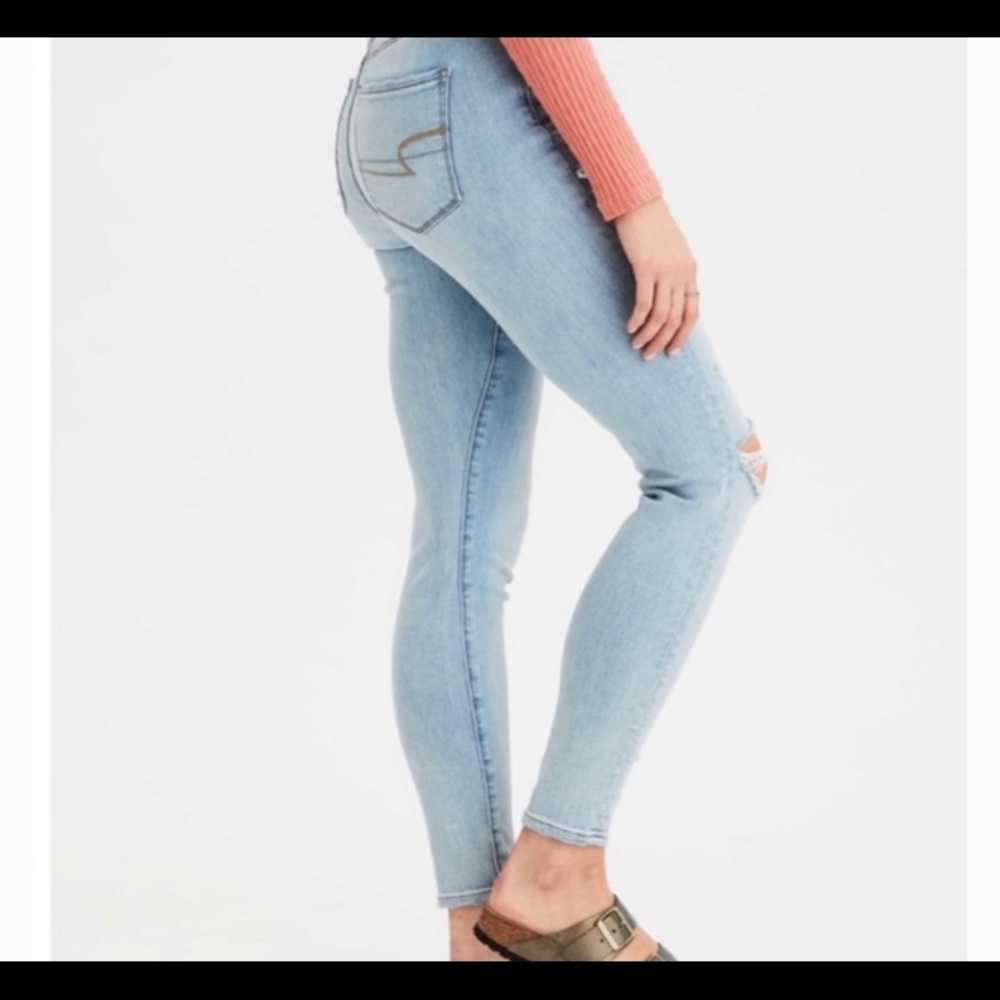 American Eagle light wash distressed mid rise jegging, 8